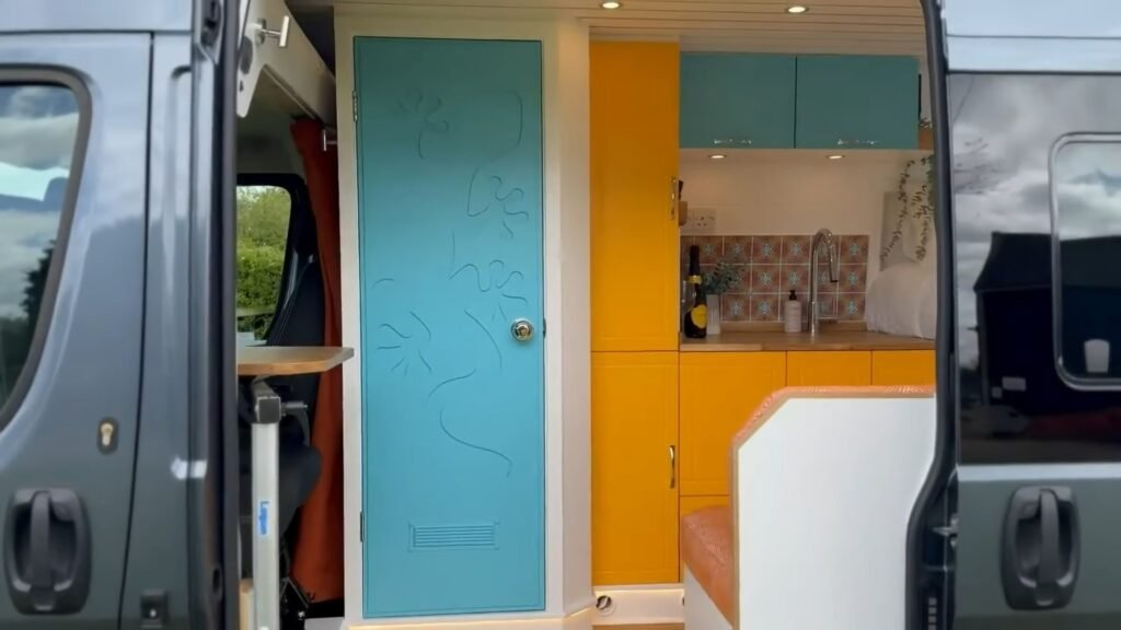 Gecko Camper Van