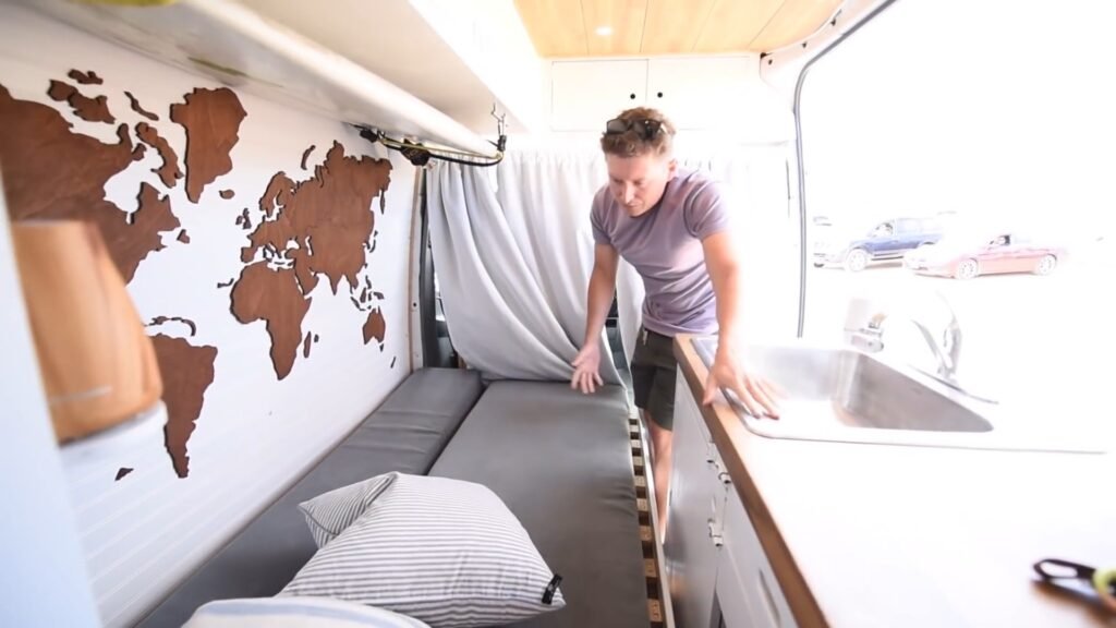 Surfer Camper Van