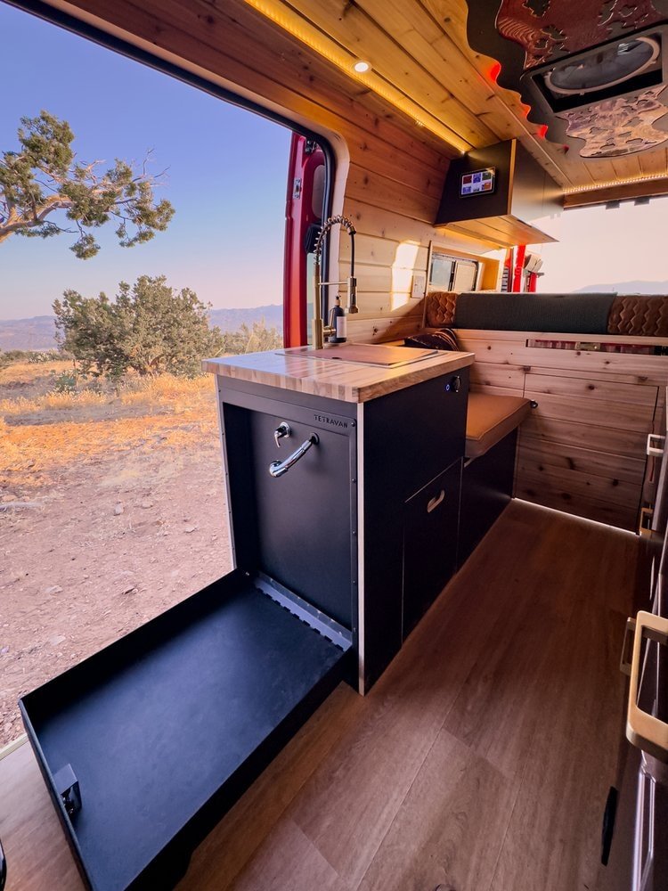 Del Rey Camper Van